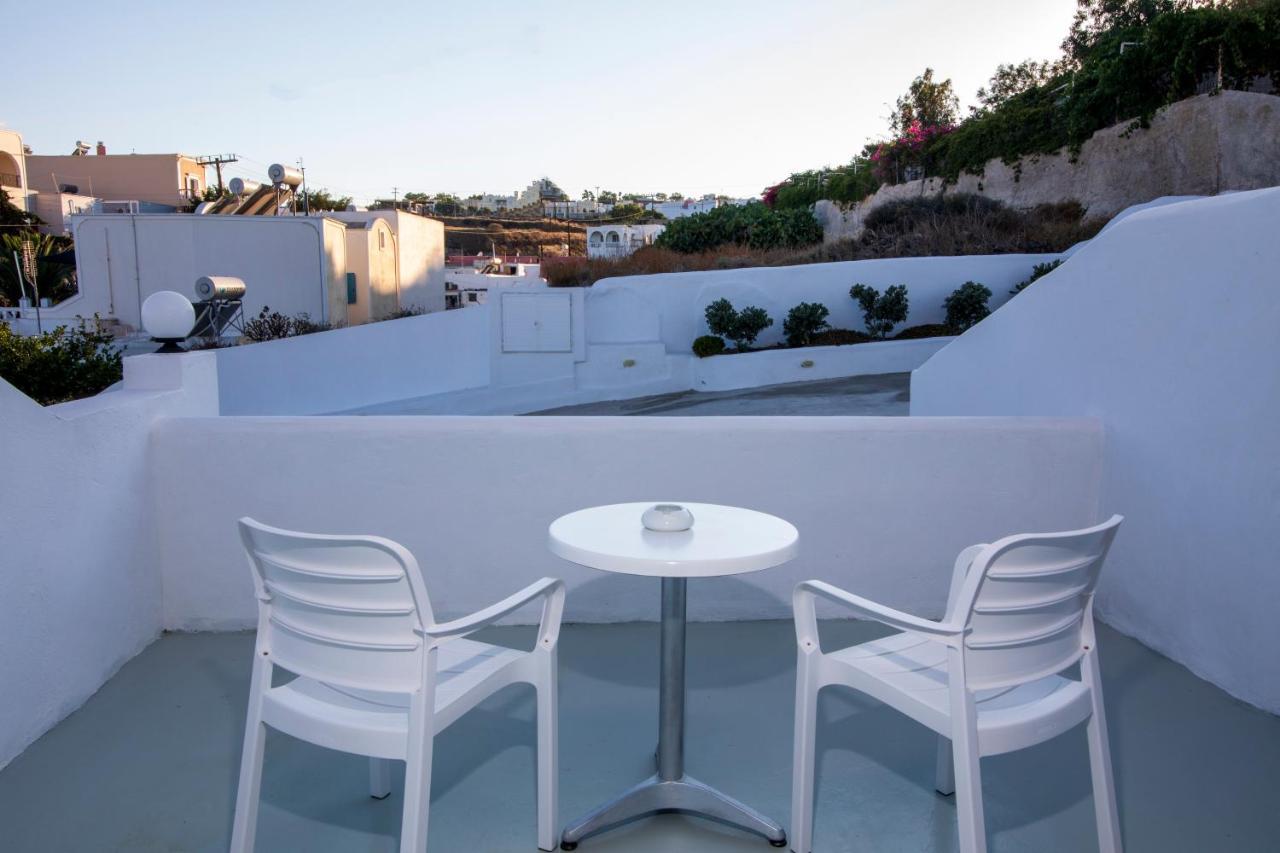 Evas House Hotel Fira  Exterior photo