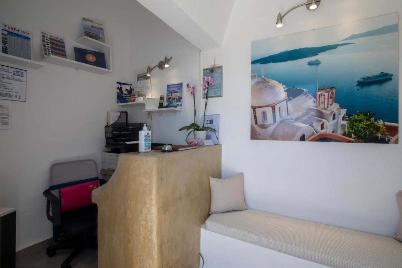 Evas House Hotel Fira  Exterior photo