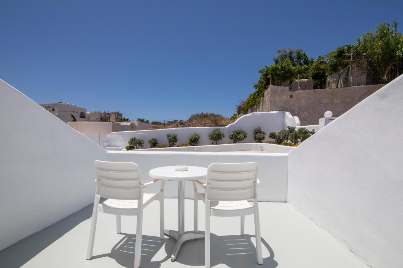 Evas House Hotel Fira  Exterior photo
