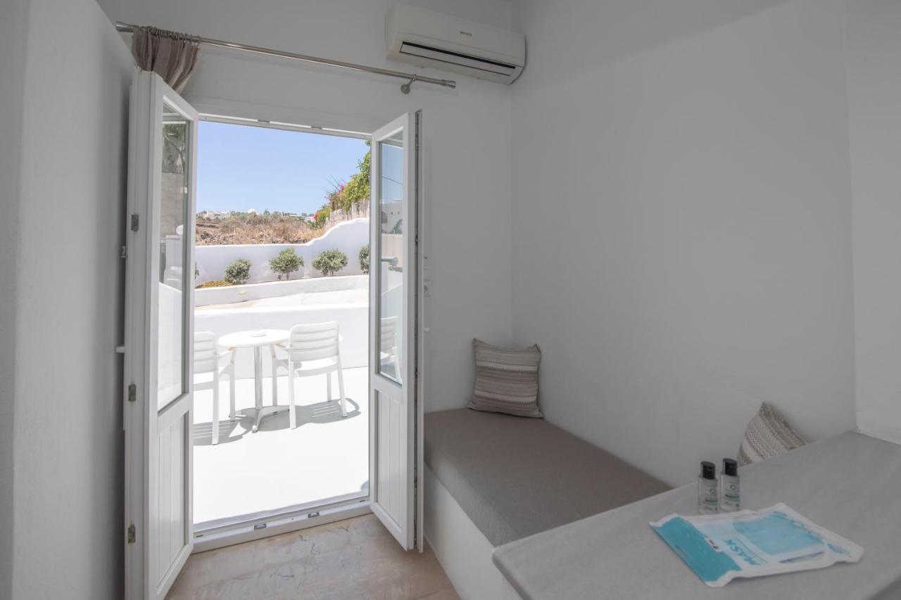 Evas House Hotel Fira  Exterior photo