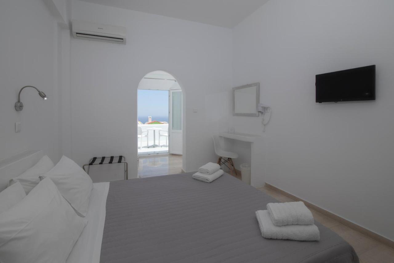 Evas House Hotel Fira  Exterior photo