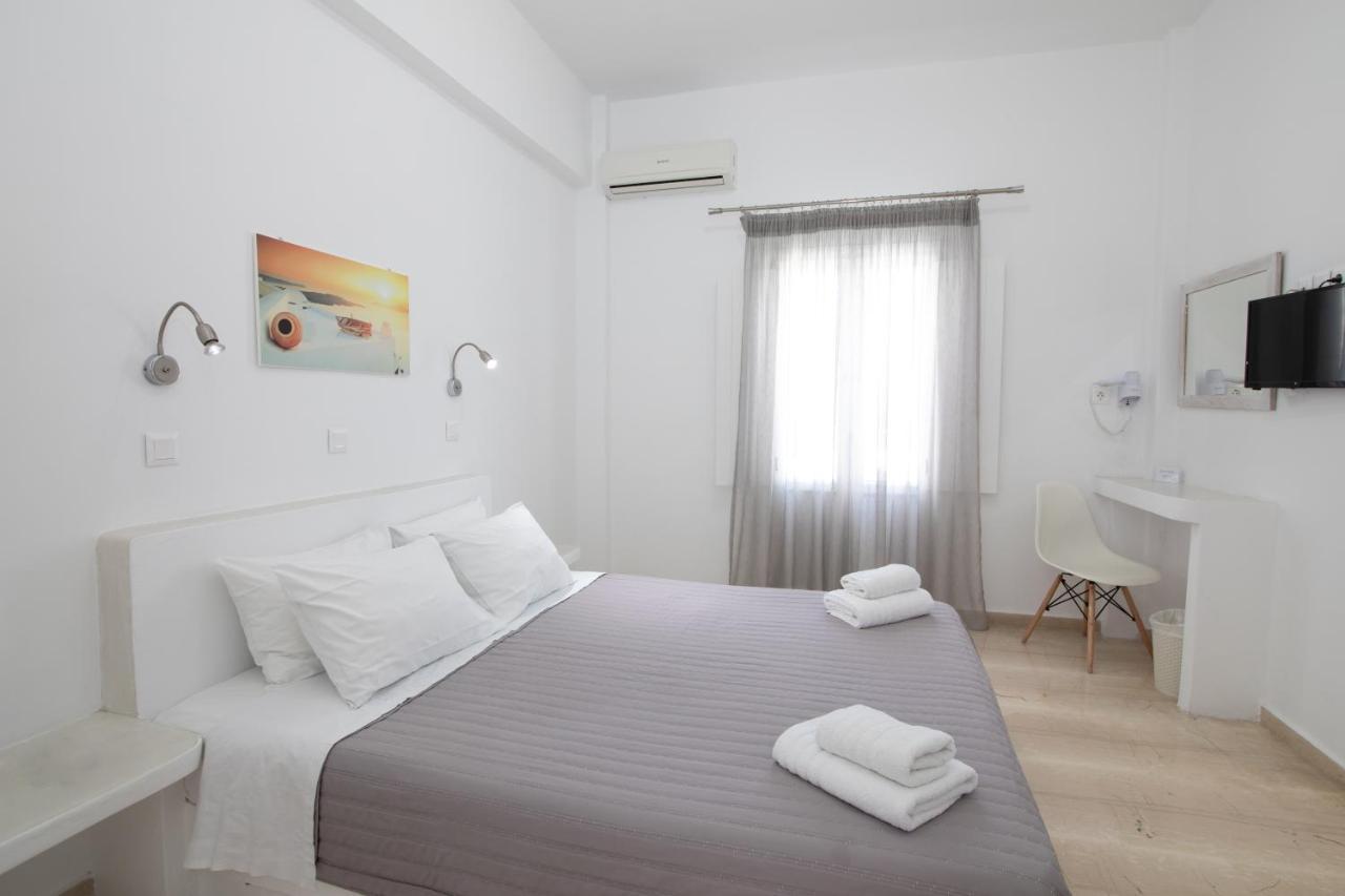 Evas House Hotel Fira  Exterior photo