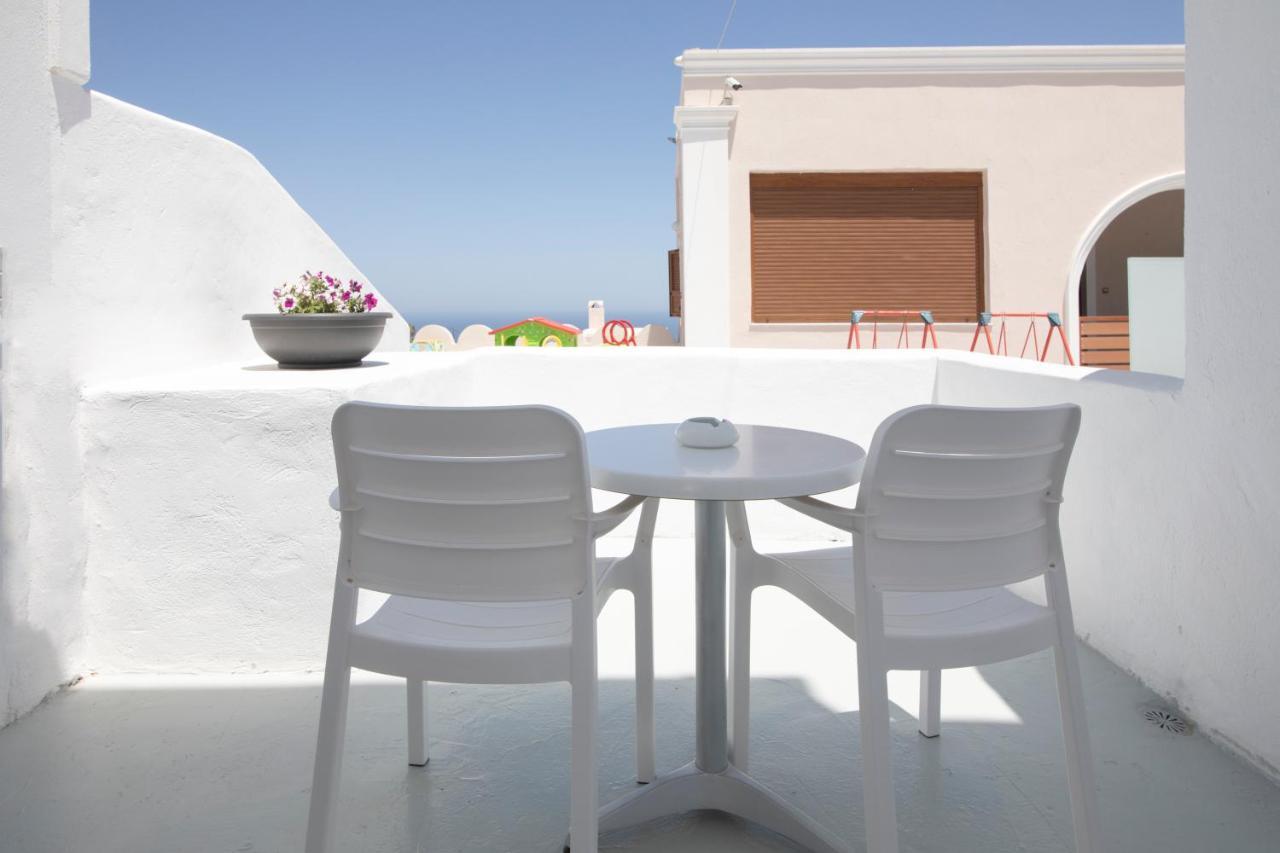 Evas House Hotel Fira  Exterior photo