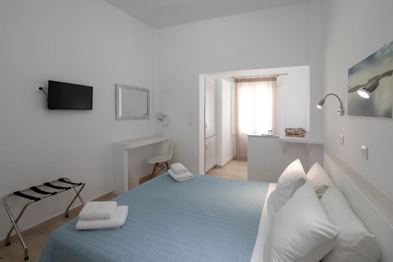Evas House Hotel Fira  Exterior photo